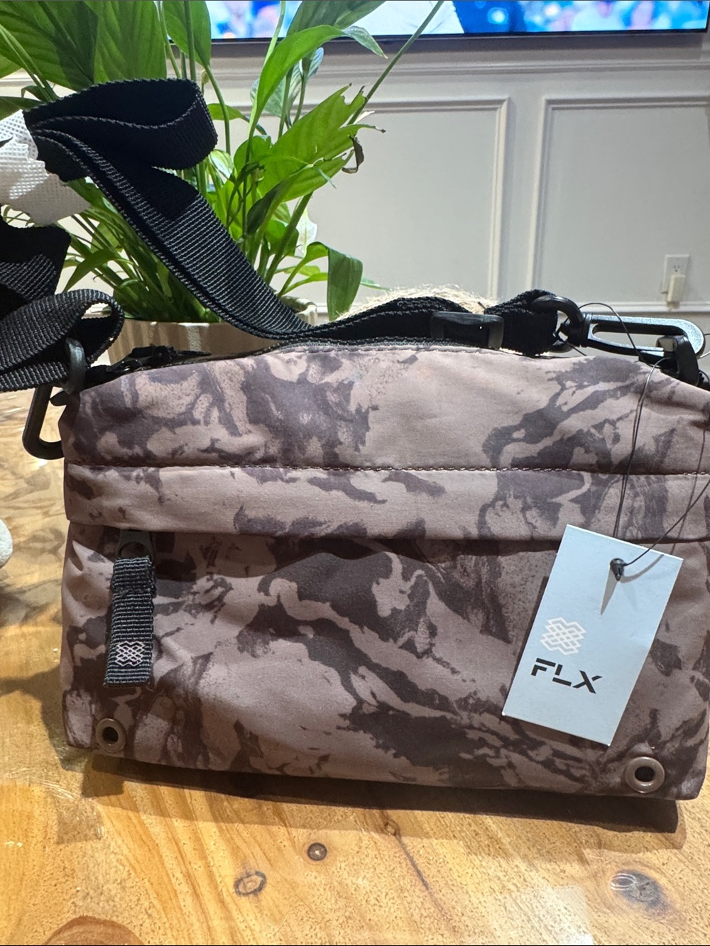 FLX Women's Crossbody Bag in Taupe Camo